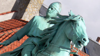 Pomnik biskupa Absalona w Kopenhadze.