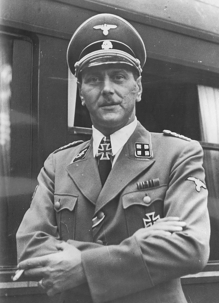 Otto Skorzeny na zdjęciu z września 1943 roku już jako Sturmbannführer (domena publiczna).