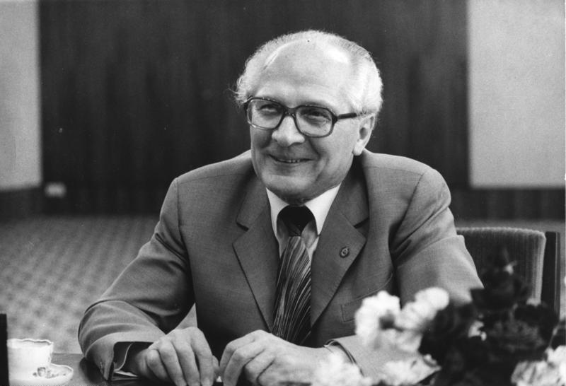 Przywódca NRD Erich Honecker na zdjęciu wykonanym w 1986 roku (Bundesarchiv/CC-BY-SA 3.0).