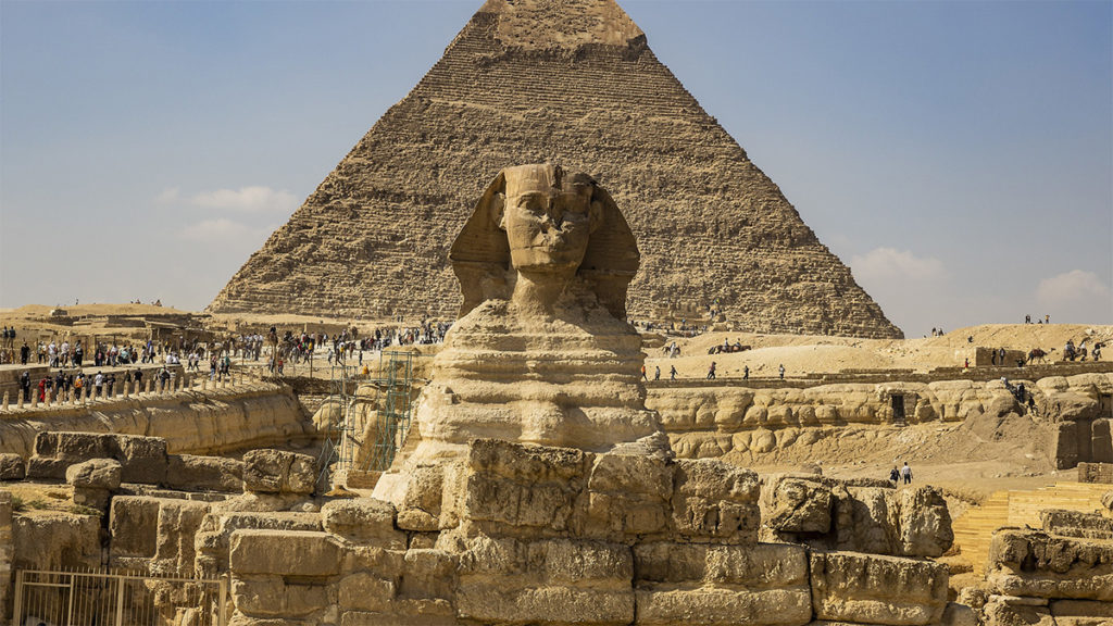 Sfinks i piramidy w Gizie. Zdjęcie współczesne