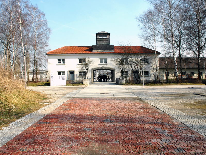 Brama wejściowa KL Dachau. Stan współczesny