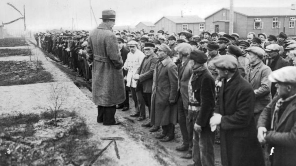 Obóz koncentracyjny Esterwegen i jego więźniowie w 1933 roku.