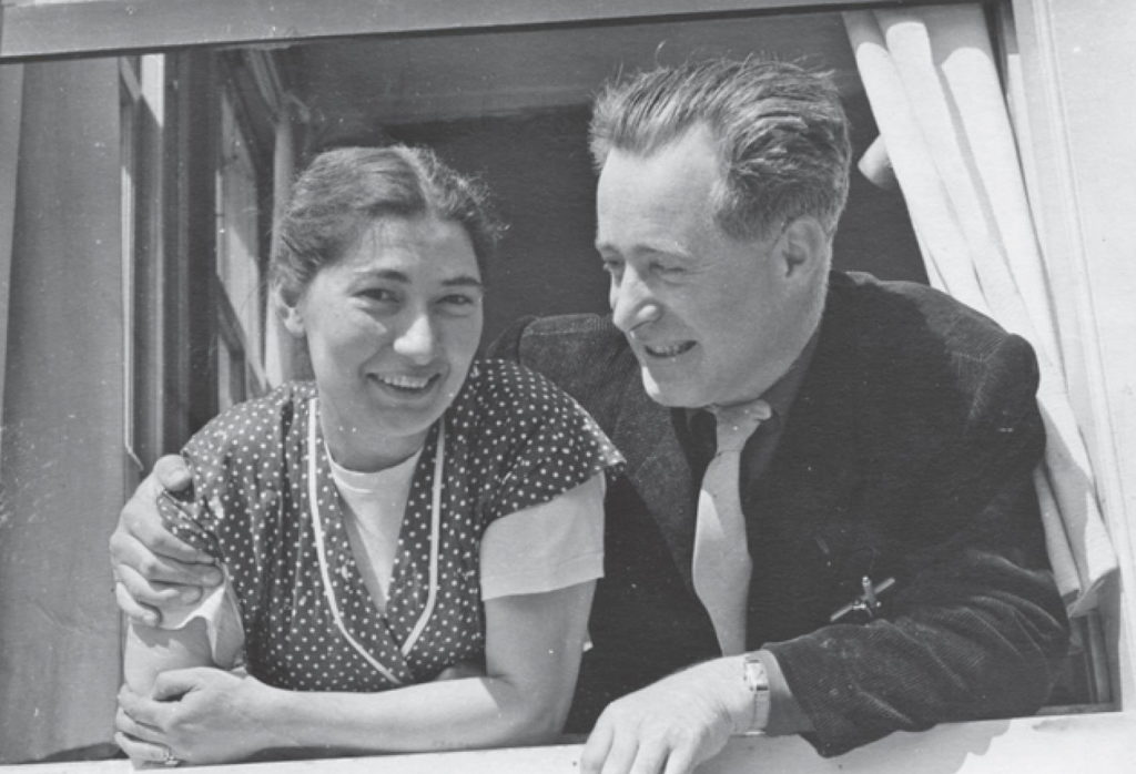 Janny i jej mąż Bob na zdjęciu wykonanym około 1956 (archiwum prywatnego Roba Brandesa/materiały prasowe).