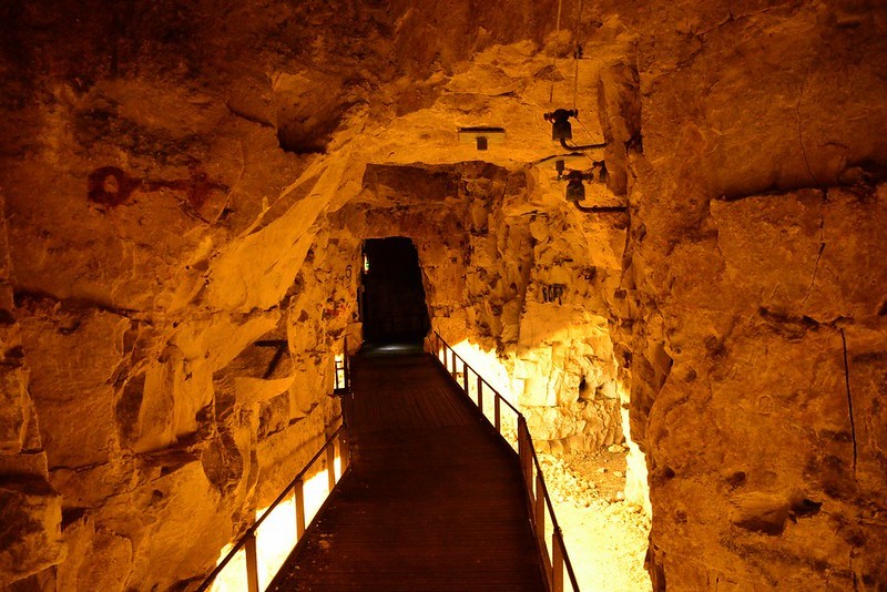 Jeden z podziemnych tuneli w rejonie Arras (Paul Arps/CC BY 2.0).
