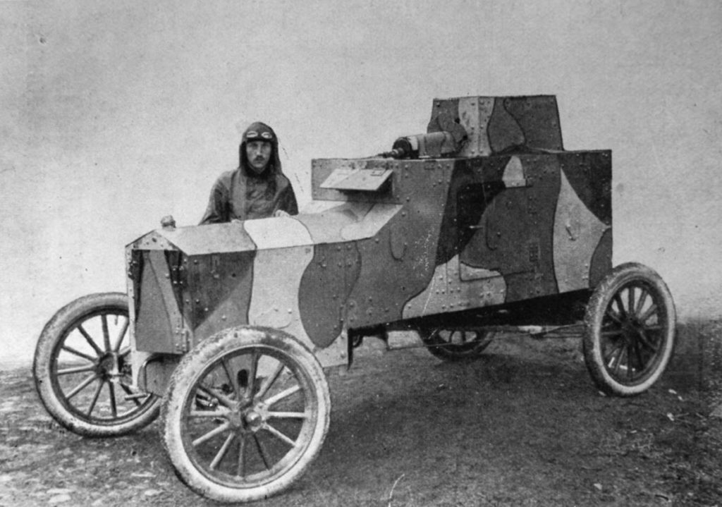 Skonstruowany w 1920 roku przez Tadeusza Tańskiego (na zdjęciu) samochód pancerny Ford FT-B. Maszyny tego typu wzięły udział w radzie na Kowel (domena publiczna).