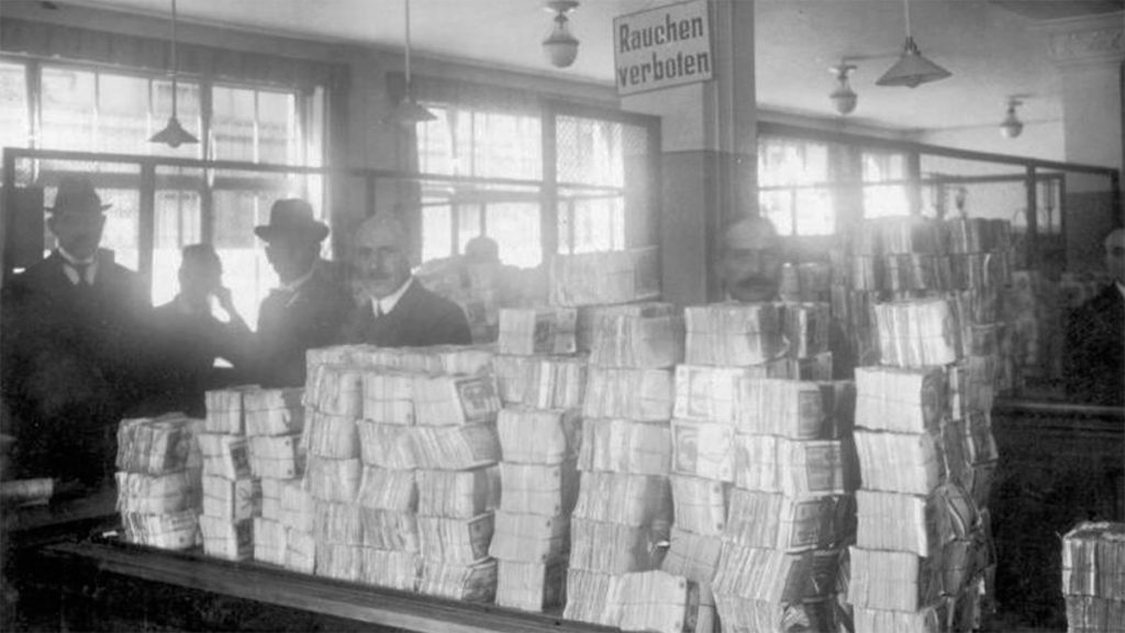Sterty pieniędzy zastępczych emitowanych jesienią 1923 roku.