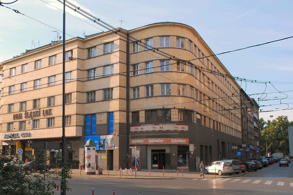 Budynek przy ul. Pomorskiej w Krakowie. Podczas okupacji mieściła się tam siedziba gestapo (Delimata/CC BY-SA 4.0).