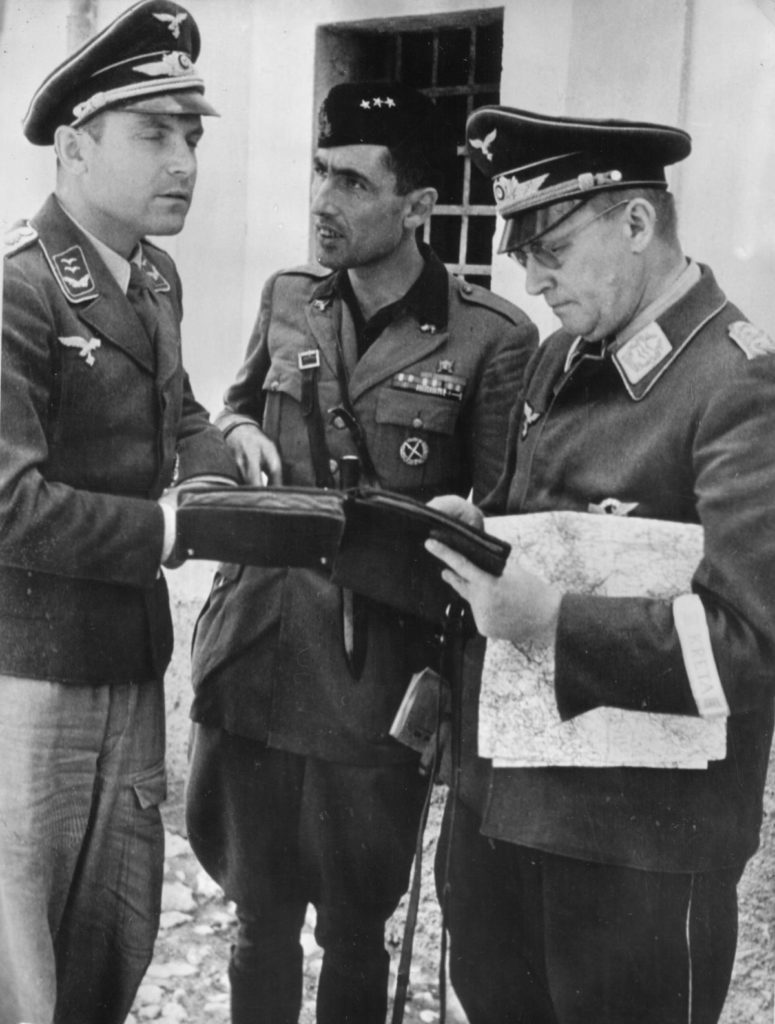 Generał Kurt Student na zdjęciu wykonanym w 1943 roku (domena publiczna).