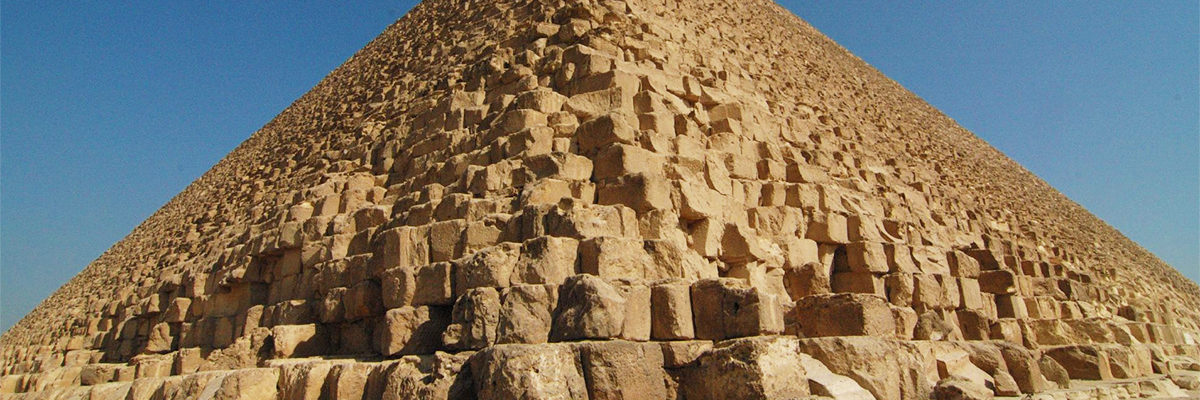 Narożnik wielkiej piramidy w Gizie