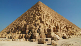 Narożnik wielkiej piramidy w Gizie