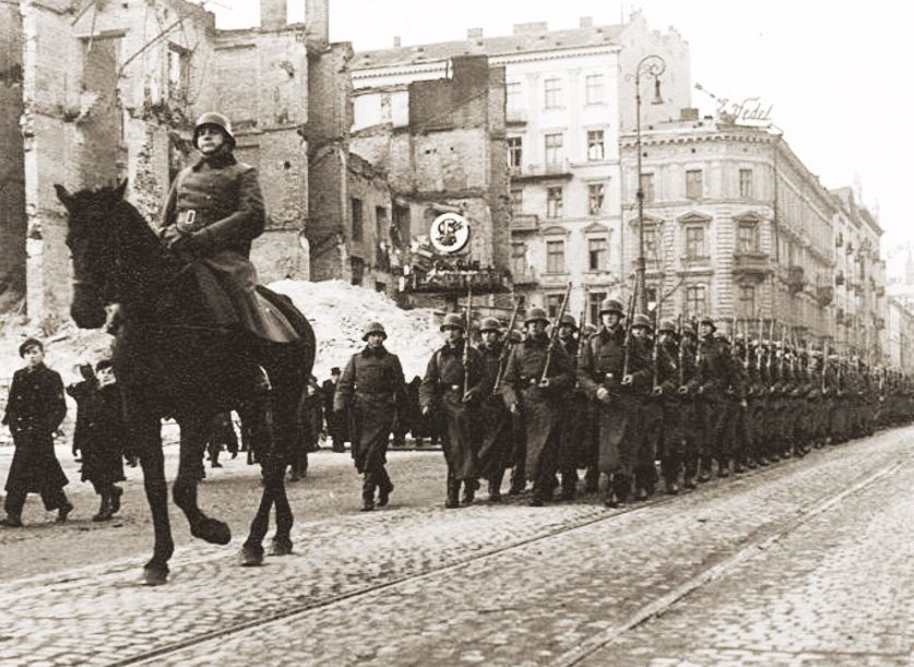 Niemieccy żołnierze wkraczają do Warszawy 1 października 1939 roku (domena publiczna).