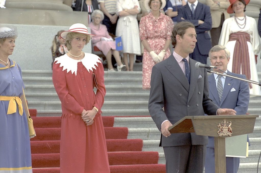 Karol i Diana podczas wizyty w Kanadzie. Edmonton 1983 (domena publiczna).