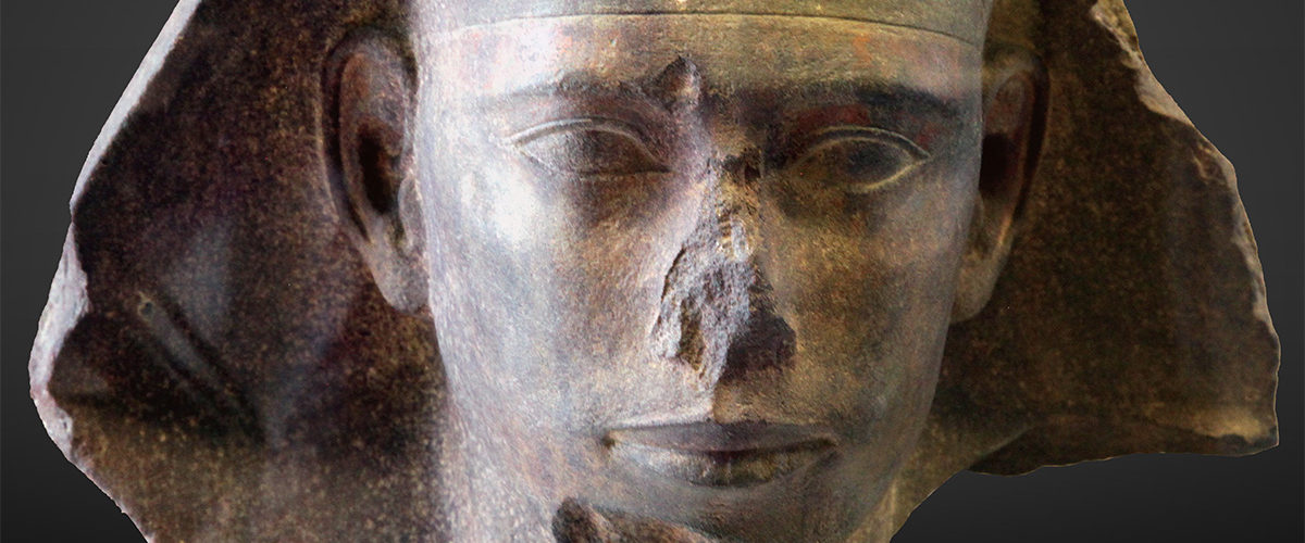 Fragment posągu faraona Dżedefre