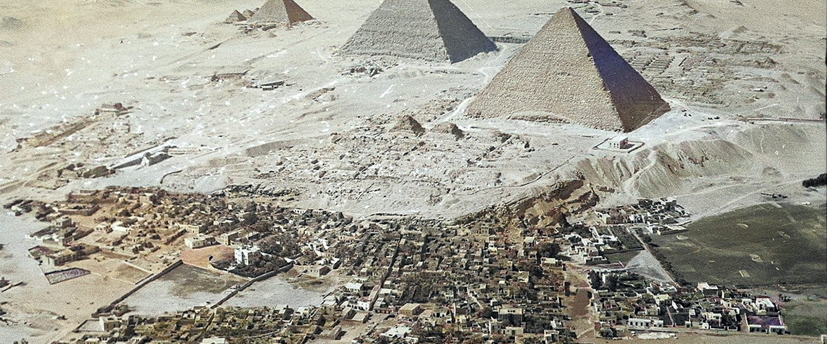 Piramidy w Gizie na fotografii lotniczej z 1932 roku.