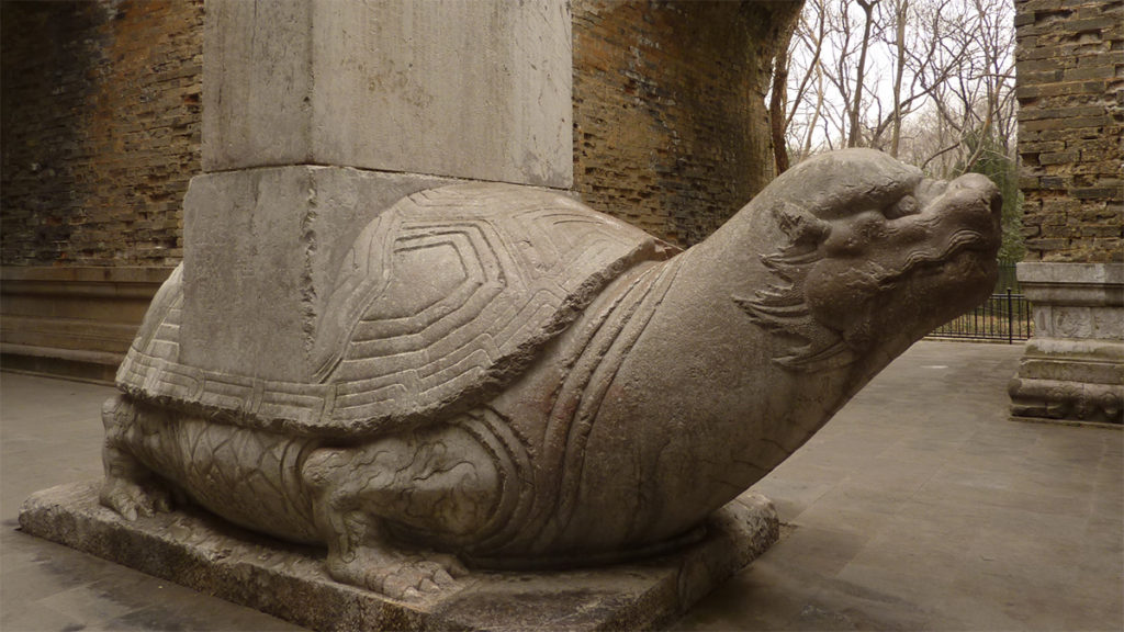 Rzeźba żółwia ufundowana na cześć cesarza Chin Hongwu przez jego syna.