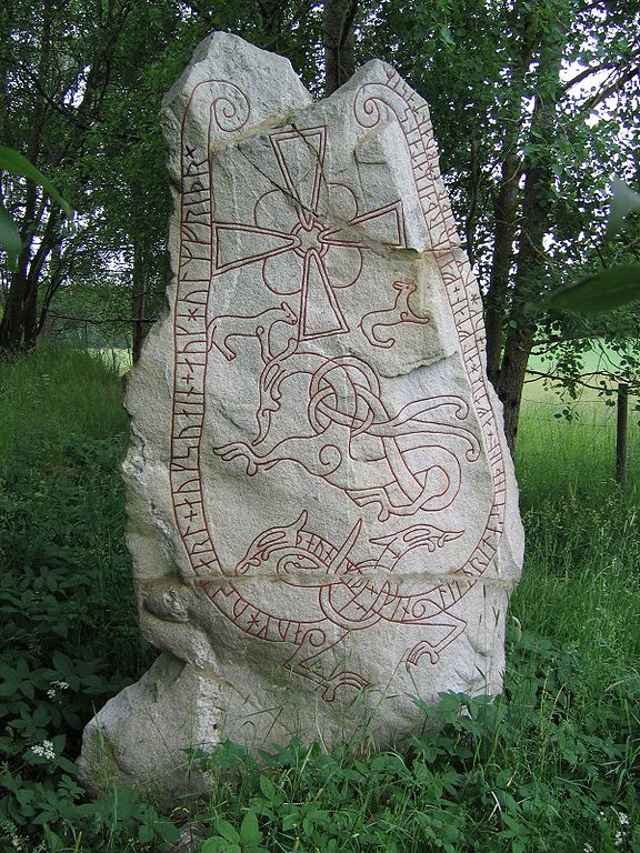 Kamień runiczny z Lingsberg (Berig/CC BY-SA 3.0).