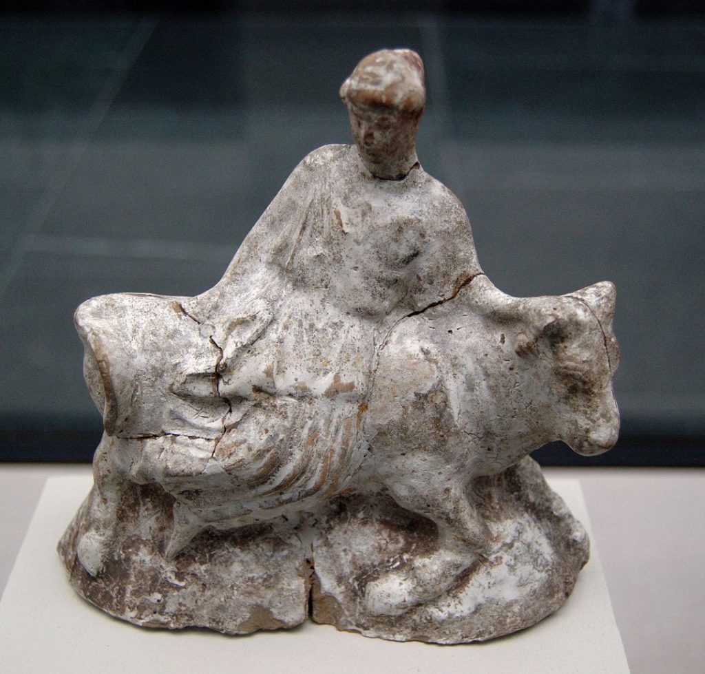 Starożytna grecka terakotowa figurka z V wieku p.n.e. przedstawiająca Europę i Zeusa pod postacią byka (Bibi Saint-Pol/domena publiczna).