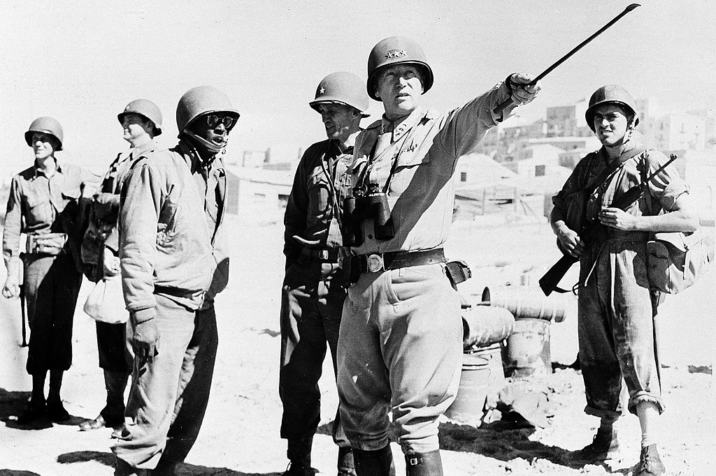 Patton podczas walk na Sycyli (domena publiczna).