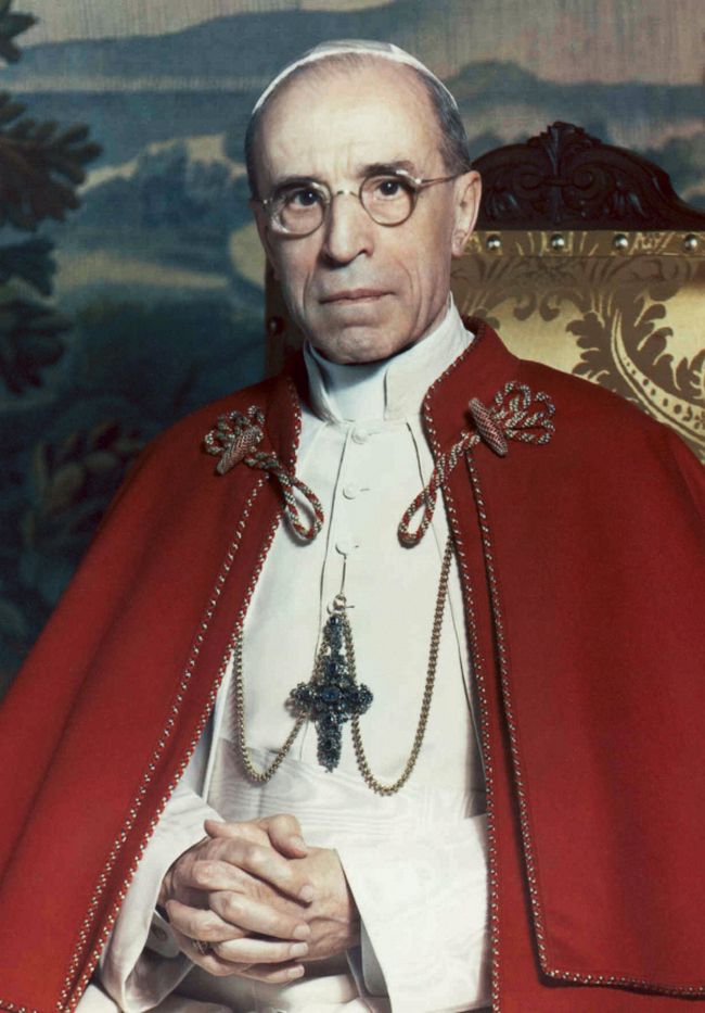 Pius XII (Michael Pitcairn/domena publiczna).