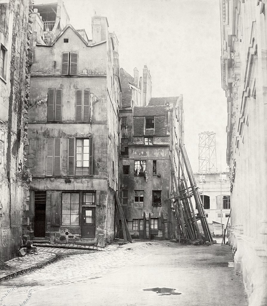 Tak wyglądały paryskie kamienice zanim doszło do przebudowy miasta (Charles_Marville/domena publiczna).