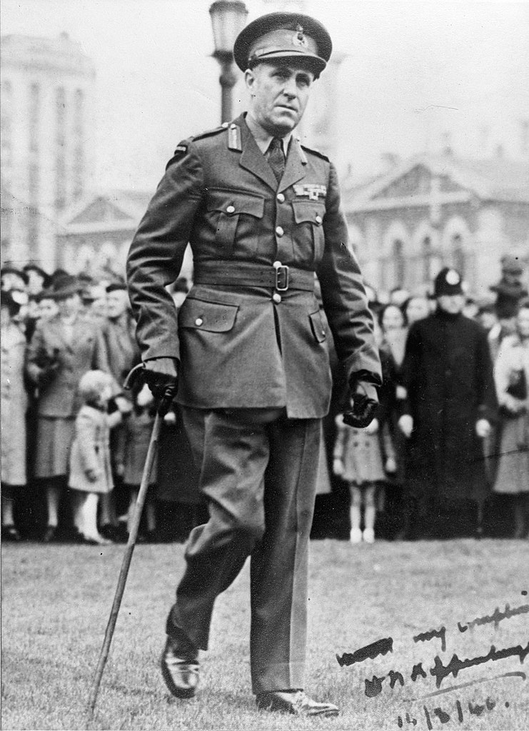 Generał Howard Kippenberger na zdjęciu wykonanym w 1946 roku (domena publiczna).