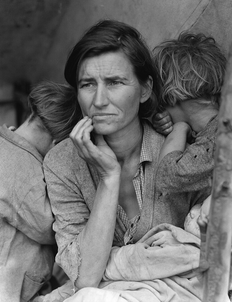 Matka migrantka. Najbardziej znane zdjęcie wykonane przez Lange (domena publiczna).