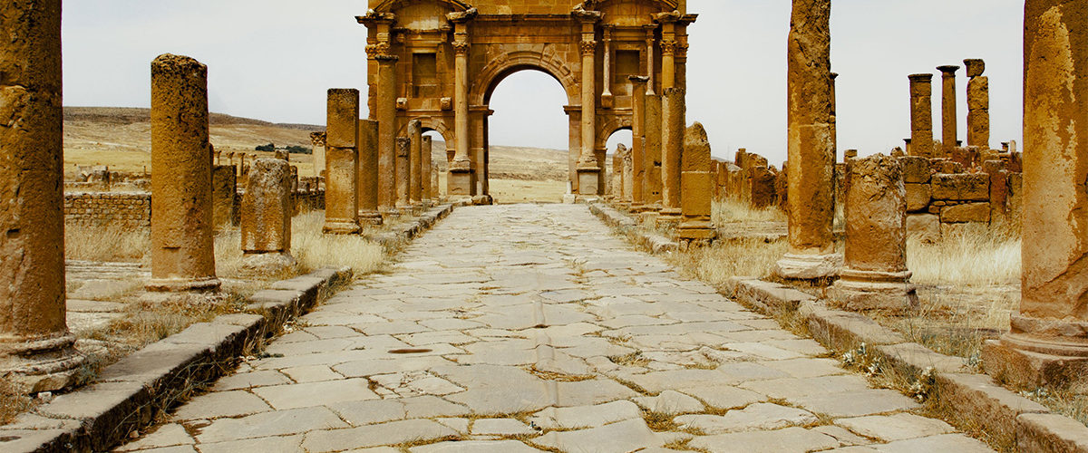 Rzymskie ruiny w Afryce Północnej (fot. Yane Casouf, lic. CC-BY-SA 3,0).