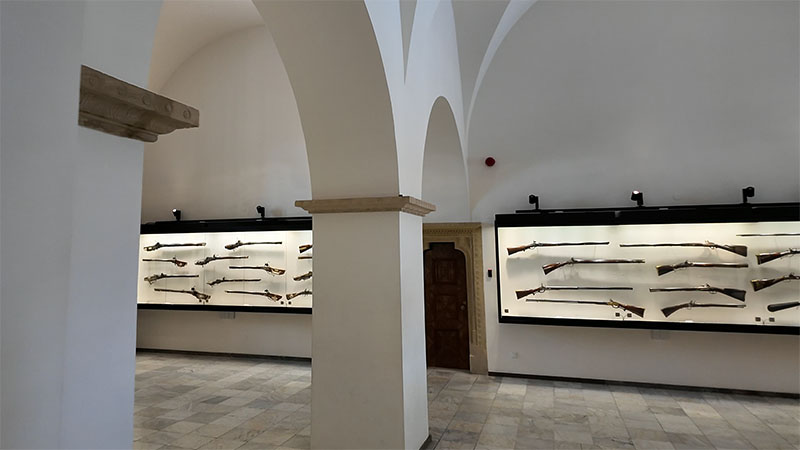 Wystawa Zbrojowni w dawnym apartamencie wielkorządcy w zamku na Wawelu