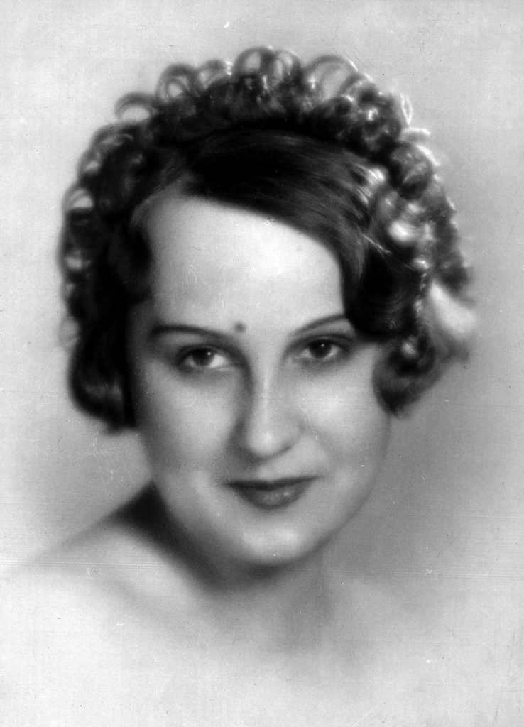 Alma Kar na zdjęciu wykonanym w 1933 roku (domena publiczna).