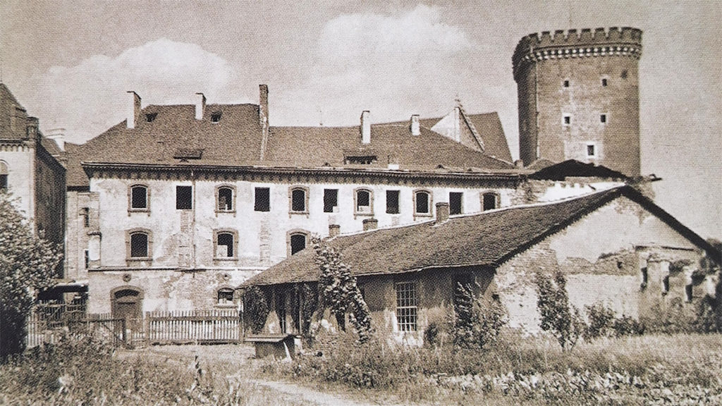 Zrujnowane zabudowania Wawelu na początku XX wieku.