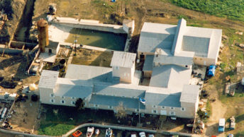 Kompleks Davida Koresha w Waco na fotografii z 1993 roku.