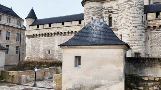 Zamek królów Francji w Vincennes na przedmieściach Paryża.