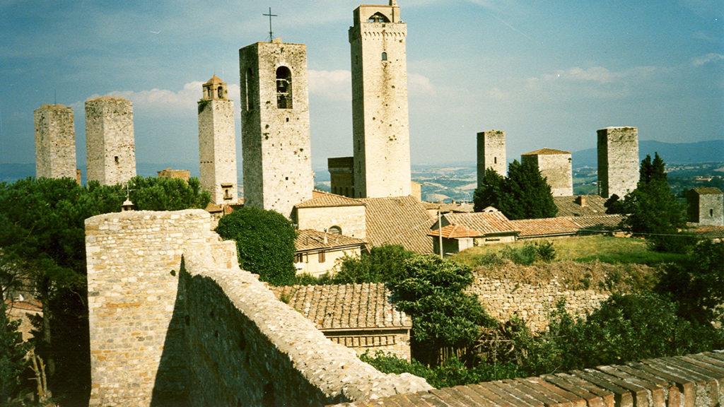 Średniowieczne wieże w San Gimignano (fot. friviere, lic. CC-BY-SA 2,5).