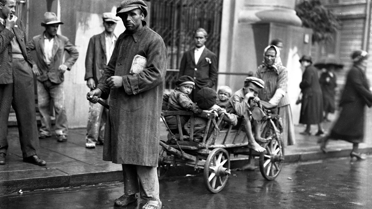 Koszmar pracy w przedwojennej Polsce. To czekało ludzi w kraju, w którym pracodawcy mogli niemal wszystko