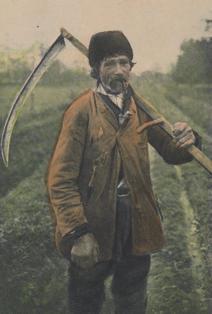 Kosiarz z Królestwa Polskiego na zdjęciu z 1903 roku (Łukasz Dobrzański/domena publiczna).