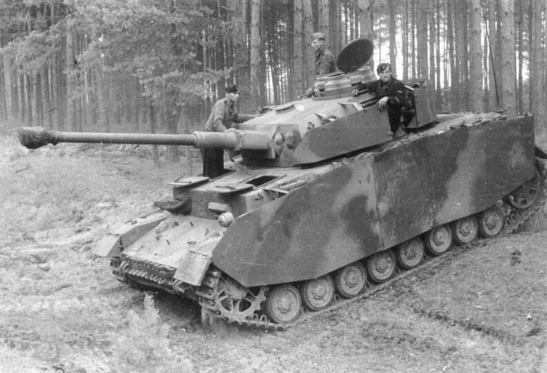 PzKpfw IV Ausf. H (Bundesarchiv/Möller/CC-BY-SA 3.0).