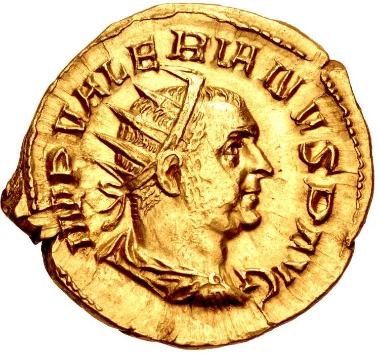 Aureus z podobizną cesarza Waleriana (CNG/CC BY-SA 2.5).