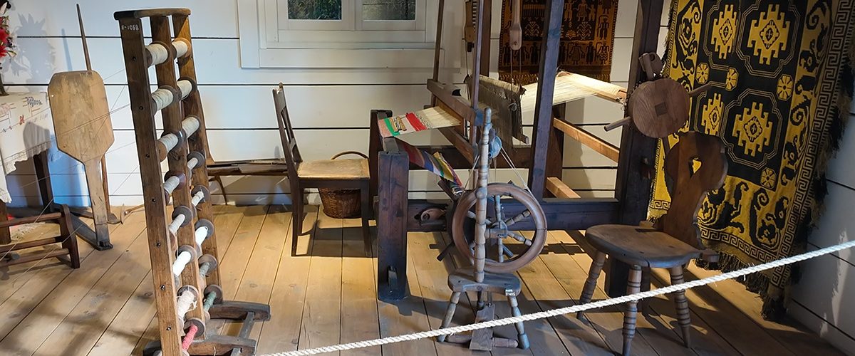Wiejski warsztat tkacki. Muzeum Rolnictwa w Szreniawie