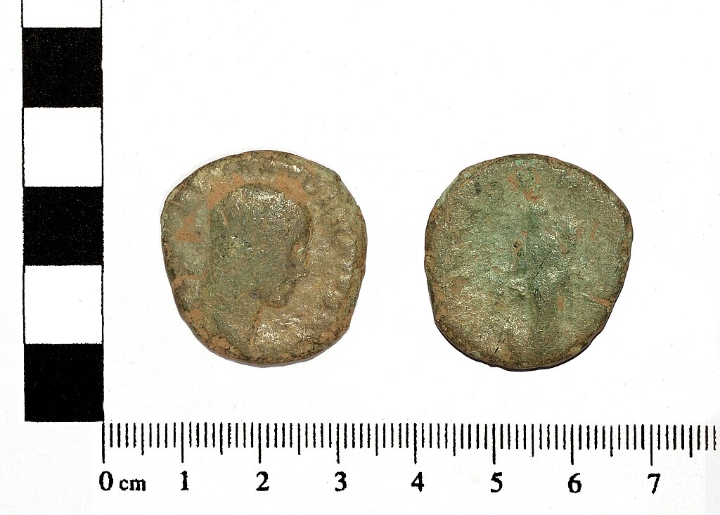 Fałszywy starożytny rzymski sesterc (The Portable Antiquities Scheme/ The Trustees of the British Museum/CC BY-SA 2.0).