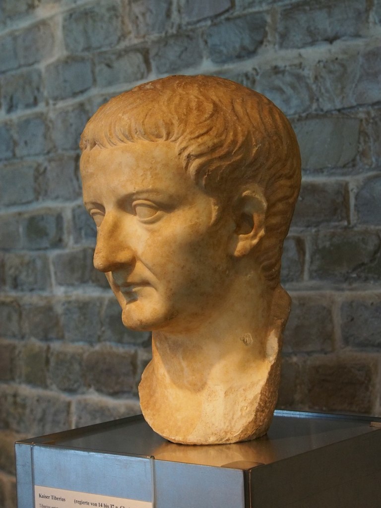 Starożytne popiersie Tyberiusza (Clay Gilliland/CC BY-SA 2.0).