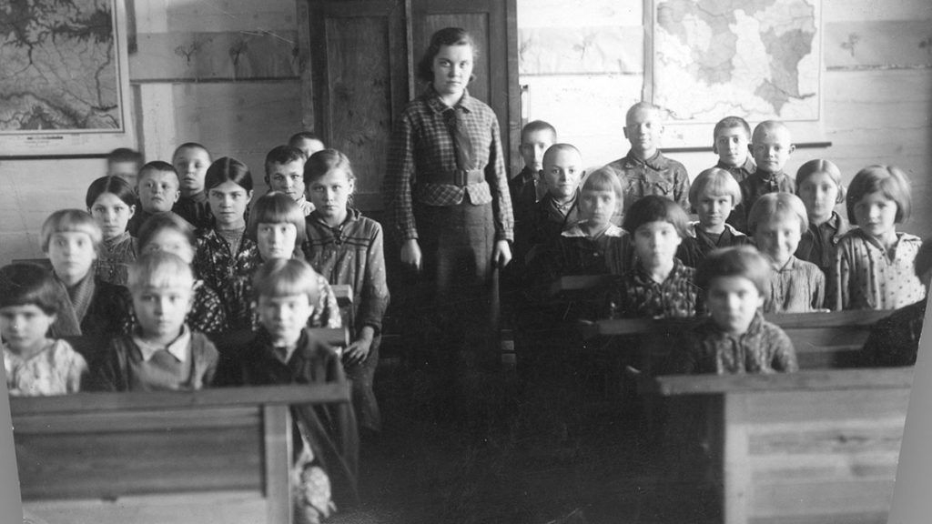 Prowincjonalna szkoła powszechna w II RP.